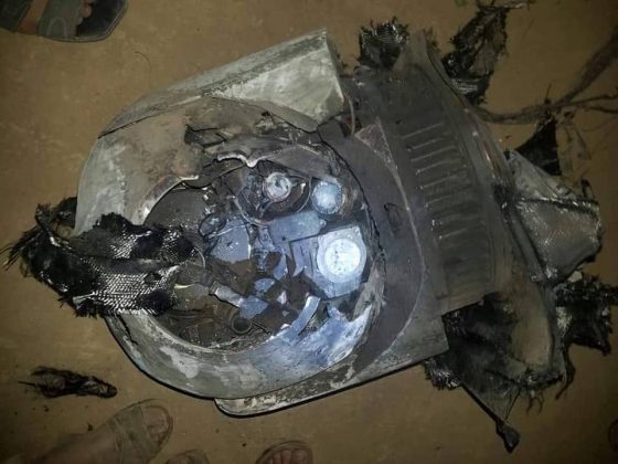 شاهد بالصور .. حطام طائرة تابعة لقوات تحالف العدوان تم إسقاطها في أجواء العاصمة صنعاء