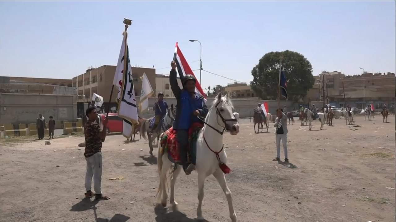 قوات بشريه حاشده تجوب شوارع العاصمة صنعاء لليوم الثاني على التوالي .. والسبب كبير  ( صور )