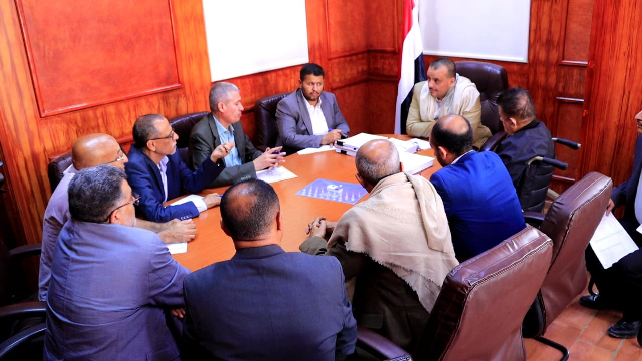 القائم بأعمال وزير الاقتصاد يعتمد 102 مواصفة قياسية جديدة ومحدثة في هيئة المواصفات