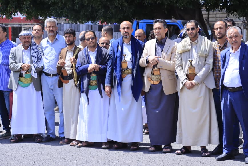 هيئة المواصفات تشارك في وقفة تأييد ومباركة لدعوة قائد الثورة للتصدي للمخاطر وإنهاء العدوان والحصار