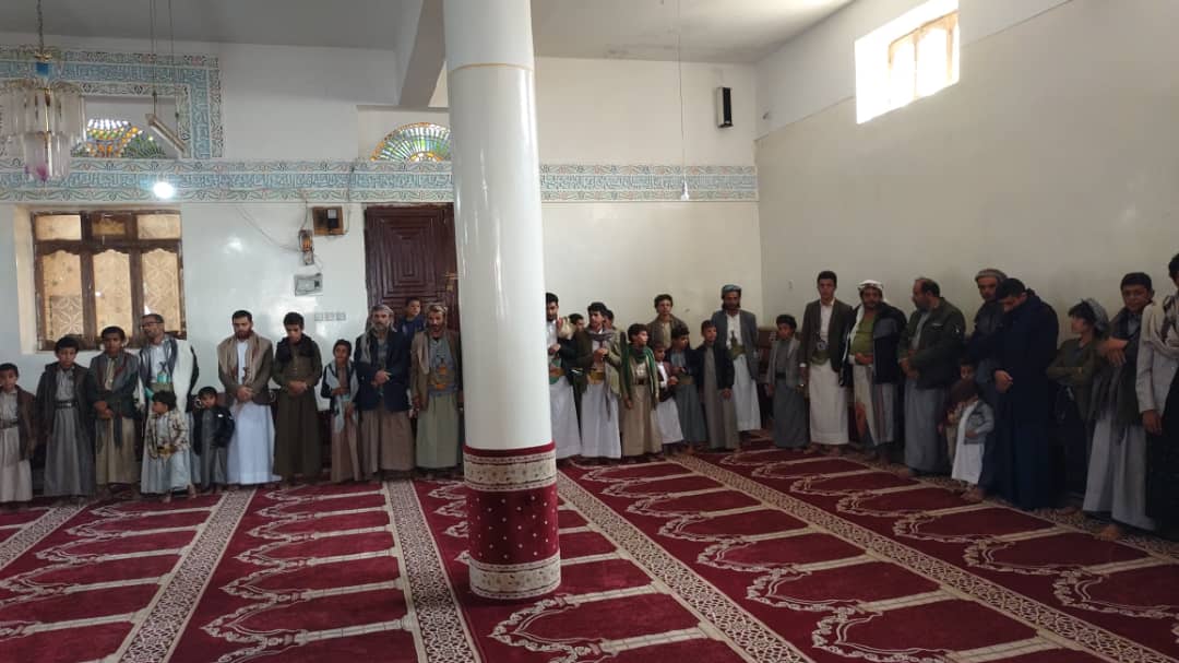 أبناء ضلاع الأشمور يجددون العهد في وقفة شعبية حاشدة: 