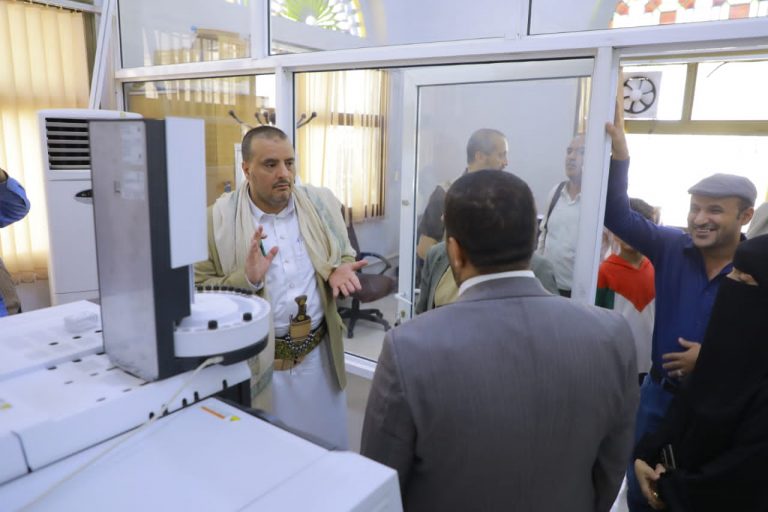 القائم بأعمال وزير الإقتصاد يدشن مختبر عدادات الكهرباء ومحطة الطاقة الشمسية بهيئة المواصفات والمقاييس