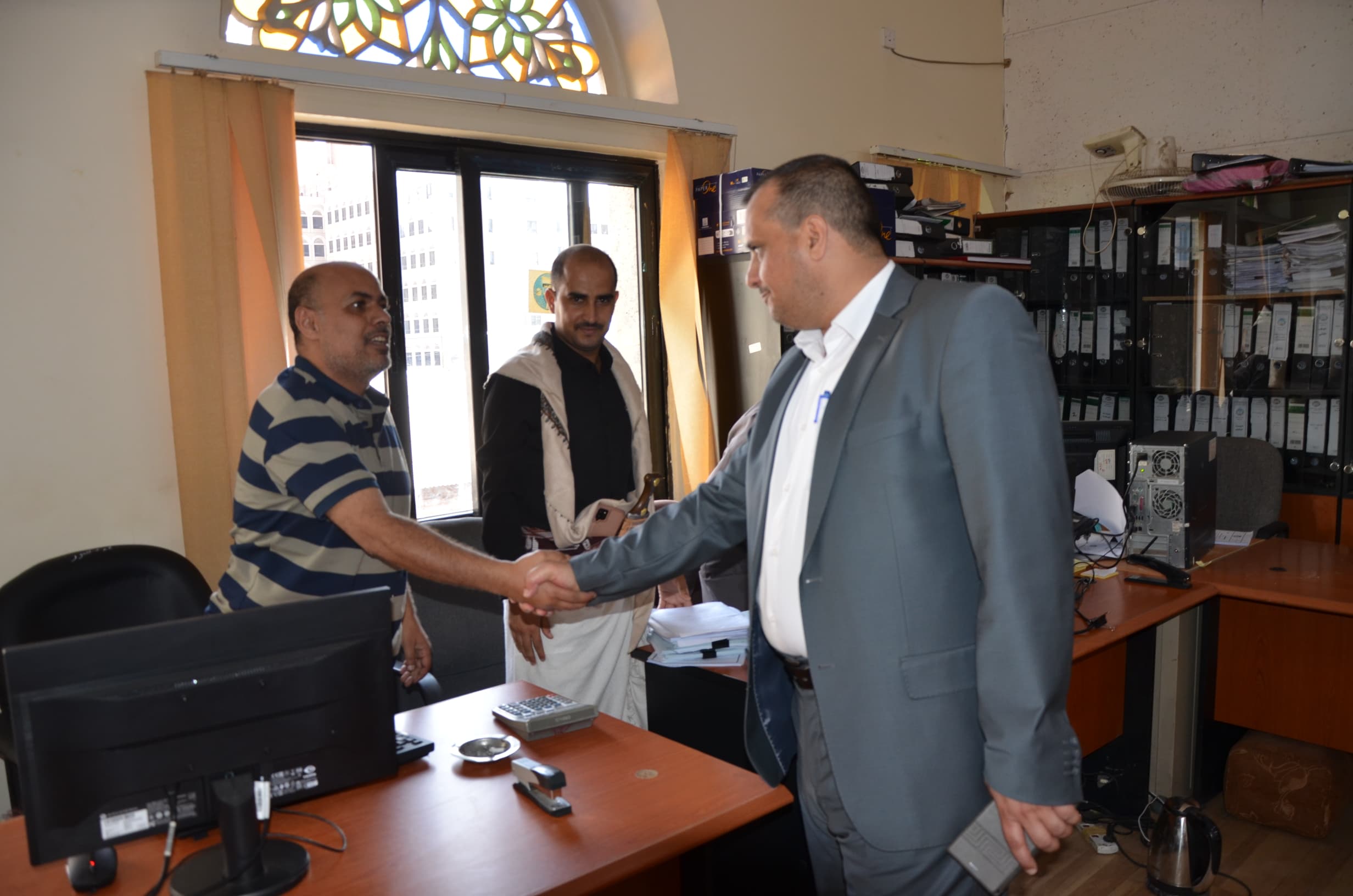 فريق من وزارة الخدمة المدنية يتفقد مستوى الانضباط الوظيفي بهيئة المواصفات والمقاييس 