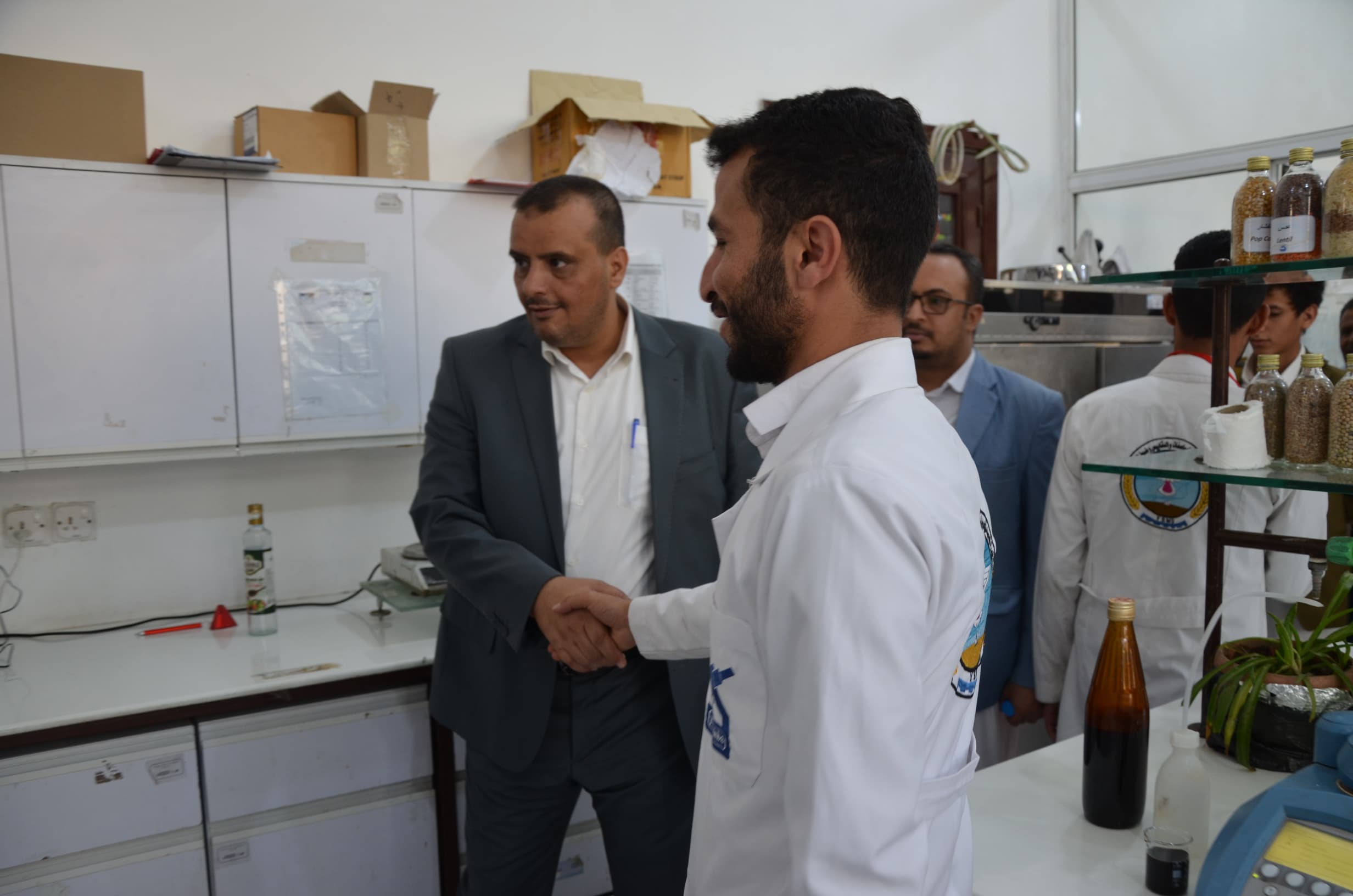 فريق من وزارة الخدمة المدنية يتفقد مستوى الانضباط الوظيفي بهيئة المواصفات والمقاييس 