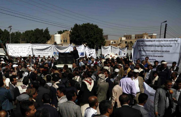 شاهد بالصور .. هذا ماحدث قبل ساعات بشارع الستين الجنوبي بالعاصمة صنعاء