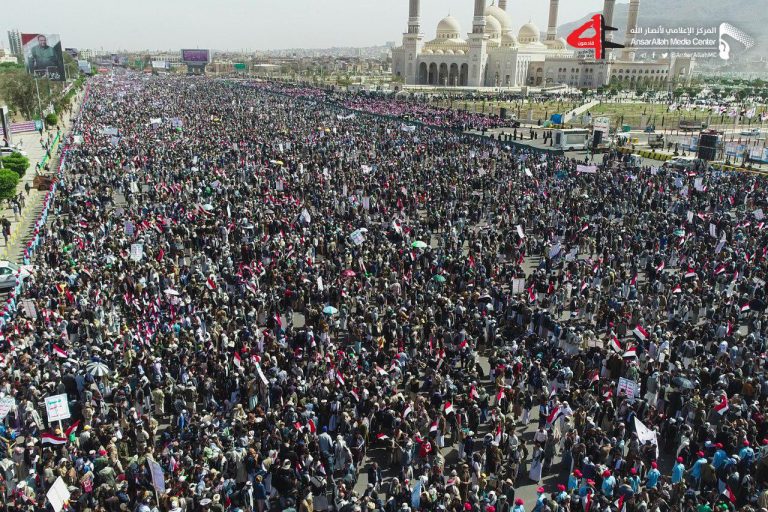 بسبب هذه الصور هادي وشلته يتلقون إهانة غير مسبوقة من قبل التحالف وتثير الجدل على مواقع التواصل