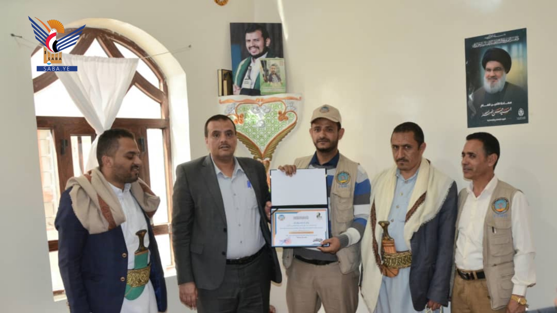 قيادة هيئة المواصفات والمقاييس تزور ضريح ومعرض الشهيد الصماد وأسر الشهداء