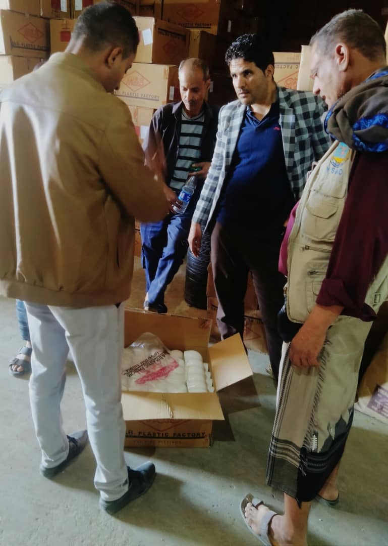 المواصفات والمقاييس تبدأ بالنزول الميداني للرقابة على المنشآت الصناعيه بمحافظة تعز