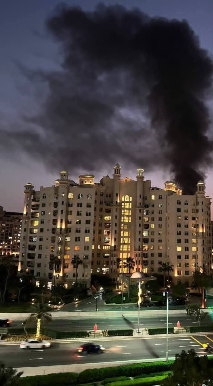انفجارات عنيفة تهز دبي وبرج خليفة وأفخر فندق ترفيهي في دبي تحرق  .. صور