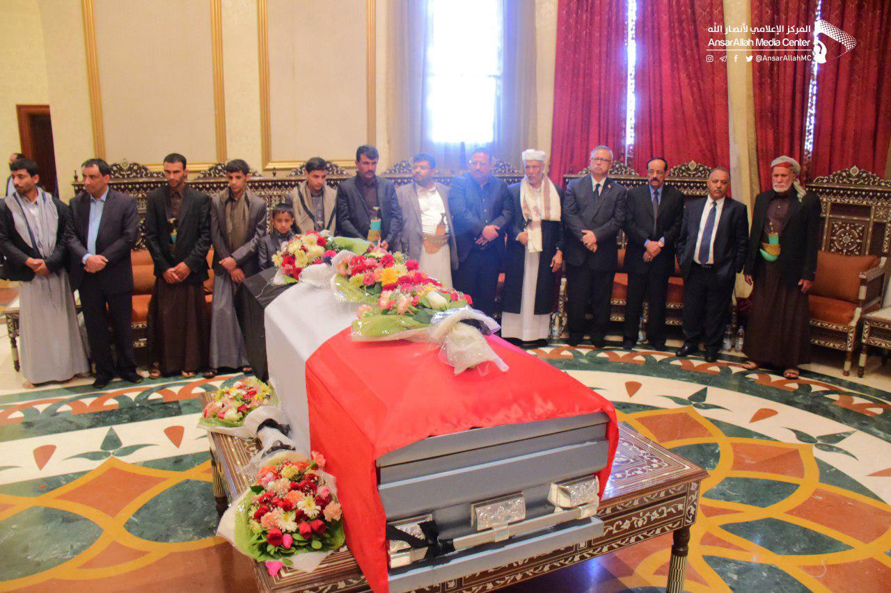 اليمن يودّع الرئيس الشهيد صالح الصماد 