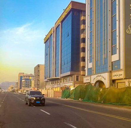 شاهد بالصور .. فندق سياحي ضخم بلغت كلفت تشييده ملايين الدولارات يملكه هذا المسؤول في الرئاسة سيتم إفتتاحه قبل عيد الاضحى المبارك