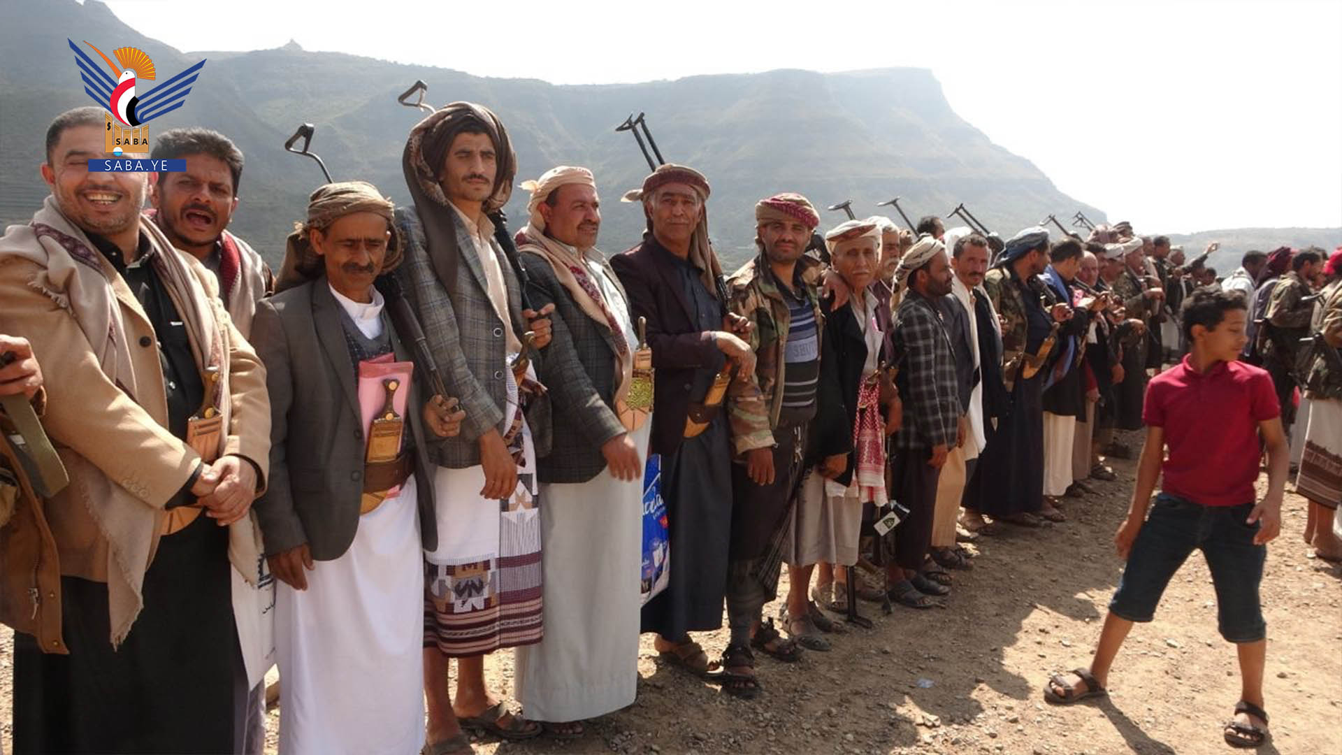 بالصور.. بعد اعلان العفو العام وفتح صفحة جديدة عنوانها الإخاء والسلام الحوثي يدعو الأحرار للتوجه للمحافظات الجنوبية المحتله لتحريرها من العدو الأجنبي
