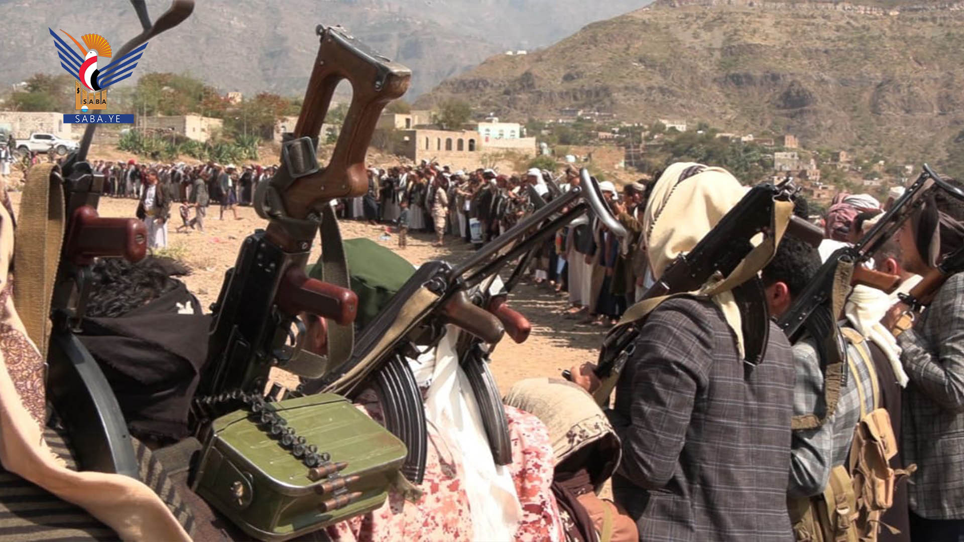 بالصور.. بعد اعلان العفو العام وفتح صفحة جديدة عنوانها الإخاء والسلام الحوثي يدعو الأحرار للتوجه للمحافظات الجنوبية المحتله لتحريرها من العدو الأجنبي
